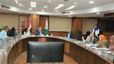 محافظ الجيزة يبحث شكاوى المواطنين بعدد من الأحياء وحلها بشكل جذري