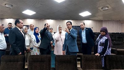 رئيس جامعة بنها يتفقد سير الامتحانات بكليتي الآداب والتجارة