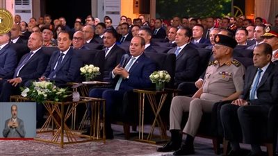 السيسي: لو عايزين تنقلوا بلدكم لوضع أفضل مش سهل.. هتفضلوا تسعوا لحد ما ربنا يسدد خطاكم