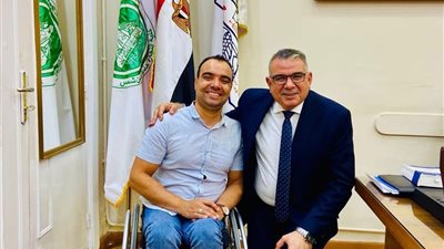 دخل جينيس.. تجارة عين شمس تكرم البطل العالمي هيثم عبد الشافي تقديرًا لإنجازاته الرياضية