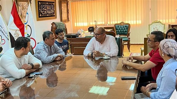 ياسر إدريس يستقبل