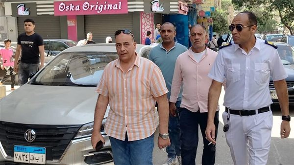 رئيس حي النزهة خلال