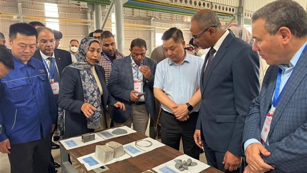 خلال تفقد مصنع شين