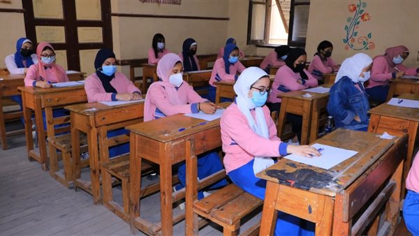  نماذج امتحانات اللغة