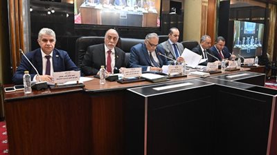 بدء اجتماع تشريعية البرلمان لمناقشة تعديل قانوني مجلس النواب وتقسيم الدوائر الانتخابية 