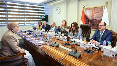 إجراء المقابلات الشخصية لاختيار المتقدمين على وظائف قيادية شاغرة بـ التنمية المحلية