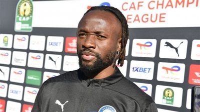 أبرزها من ناديين بجنوب إفريقيا.. عروض بالملايين تهدد استمرار ماييلي مع بيراميدز 