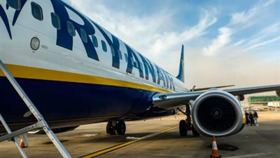 بسبب حكم قضائي.. شركة طيران إسبانية تطالب موظفيها بـ إعادة زيادات رواتبهم بعد حصولهم عليها 