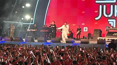 سيد درويش وأحمد عدوية حاضران في حفل تامر حسني.. ما القصة؟ 