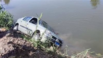 مصرع مسن وزوجته إثر سقوط سيارتهما في ترعة الرياح التوفيقي بالدقهلية