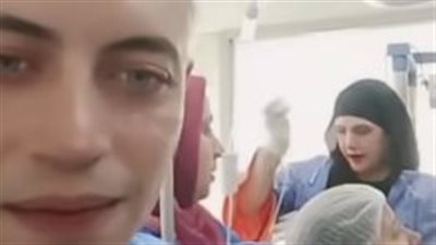 فيديو لـ بلوجر يوثق لحظة ولادة زوجته يثير هجوما حادا وغضبا 