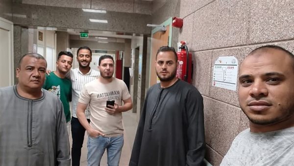 الشباب المتبرعين