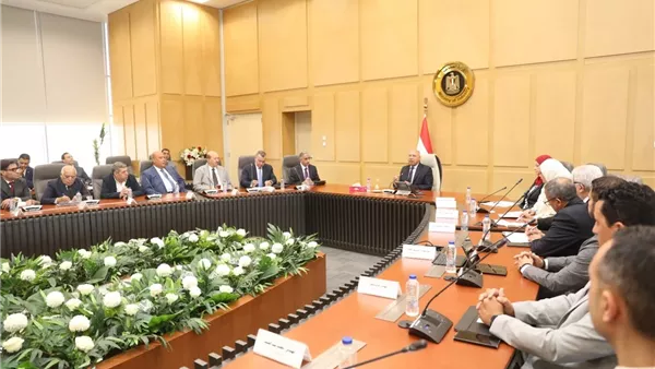 خلال الاجتماع