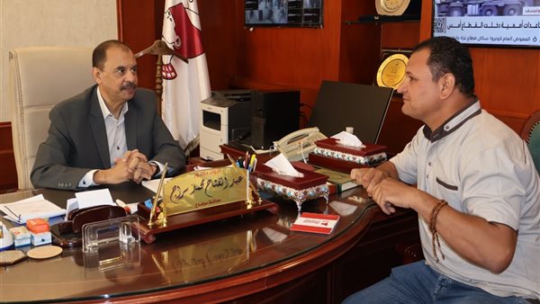 محافظ سوهاج ومدير