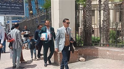 استعدادا لمحاكمة سفاح المعمورة.. وصول هيئة الدفاع عن الضحايا والمتهم إلى جنايات الإسكندرية 