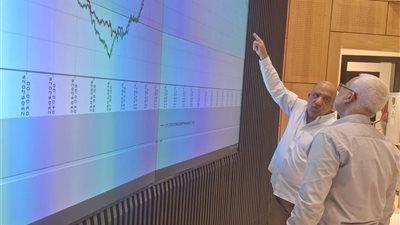 وزير الكهرباء يتابع استقرار الشبكة الموحدة والاستعداد لارتفاع الأحمال خلال وقت الذروة بالصيف