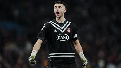 انتقاله لـ برشلونة مسألة وقت.. إسبانيول يتلقى إخطارًا رسميًا من الليجا يؤكد دفع الشرط الجزائي لخوان جارسيا