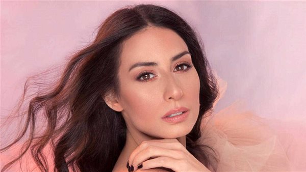 الفنانة هبة طوجي