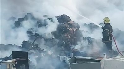 بورسعيد × 24 ساعة| نشوب حريق في منطقة الاستثمار.. والمحافظ يوجه بحلول عاجلة للصرف الصحي