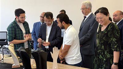 شعبة الذهب تبحث التعاون مع أقدم شركة صينية لتصنيع المعدن الأصفر