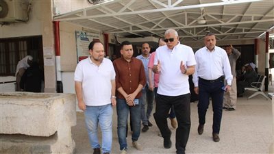 في جولة مفاجئة.. محافظ الوادي الجديد يتابع خدمات التأمين الصحي بالخارجة