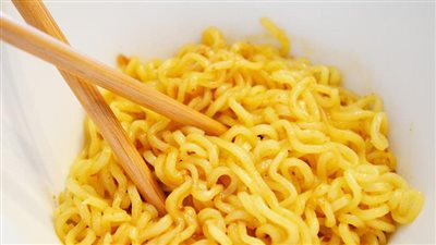 دراسة: الإفراط في تناول المكرونة سريعة التحضير يصيب بالسرطان