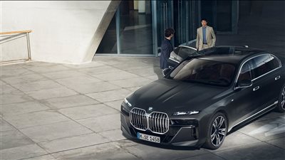 اصطدام ميكروباص بسيارة تابعة لسفارة دولة إفريقية في الدقي دون إصابات