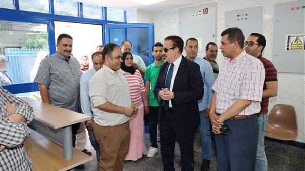 جانب من زيارة محافظ