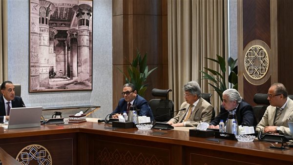 رئيس الوزراء يتابع