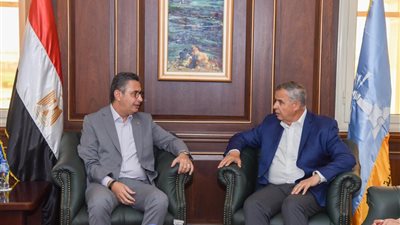 وزير التموين يتفقد محطة الزيوت بمنطقة المكس بالإسكندرية لدعم سلاسل الإمداد للسلع الأساسية