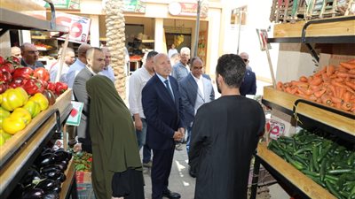 محافظ القاهرة: استمرار تسكين الباعة بعد نقلهم من سوق الزلزال بالمقطم بأماكنهم الجديدة