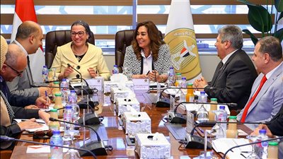 التنمية المحلية والبيئة تتابعان عمل منظومة المخلفات الصلبة وتيسيرات الموافقات البيئية بملف تراخيص المحال العامة