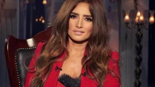 الفنانة زينة 