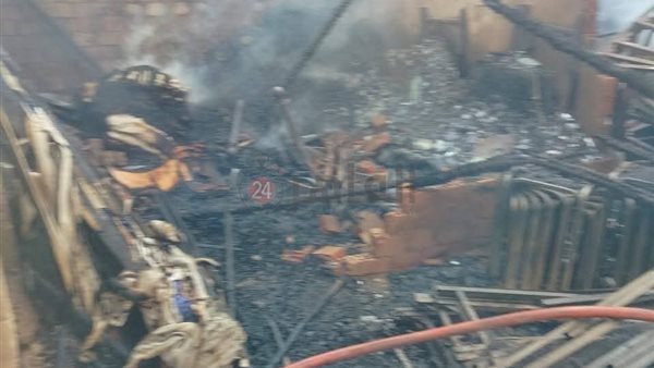 حريق هائل يلتهم مخزن