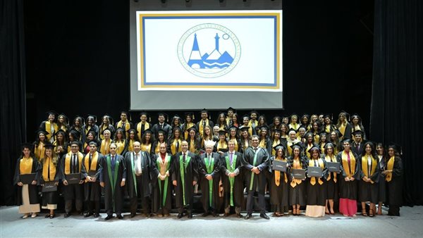 جانب من حفل التخرج