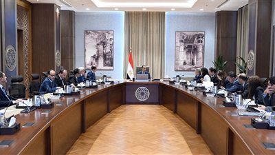 رئيس الوزراء يستعرض مجموعة من المقترحات لخفض معدلات الدَين كنسبة من الناتج المحلي الإجمالي