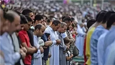 أسقطها النبي استثناءً| هل يجوز عدم صلاة الجمعة يوم العيد؟.. رد الإفتاء