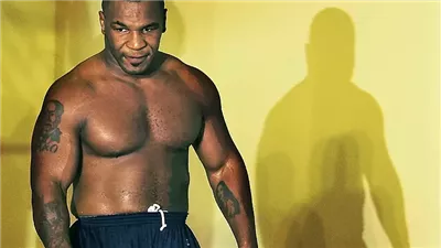 مايك تايسون يفكر في نزال جديد بعد مواجهة جيك بول.. وقد يكون خصمه أسطورة فنون القتال المختلطة