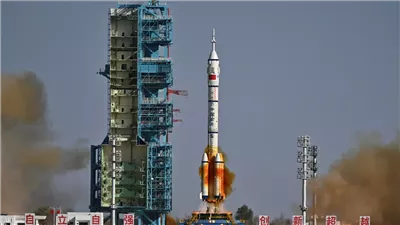 الصين تطلق مهمة فضائية لجمع عينات من كويكب قريب من الأرض