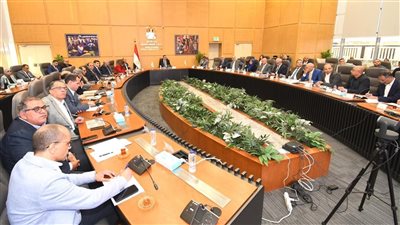 وزير الإسكان يكلف بسرعة الانتهاء من تنفيذ وتسليم المشروعات السكنية بعددٍ من المدن الجديدة