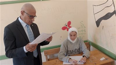 محافظ شمال سيناء يتفقد امتحانات الدبلومات الفنية بالعريش| صور