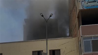 بعد السيطرة عليه.. تفاصيل حريق مخازن داخل لجنة بمدرسة صلاح سالم الإعدادية بسوهاج  