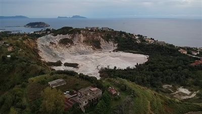 سيُحدث فوضى.. علماء يحذرون من ثوران أحد البراكين العملاقة في العالم 