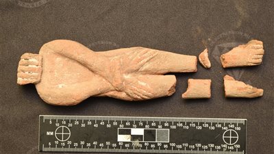 وزارة السياحة والآثار تتسلّم سبع قطع أثرية مستردة من فرنسا