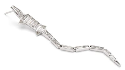 قرط على هيئة تمساح ماسي يتصدر تريند السوشيال ميديا ويثير الإعجاب 