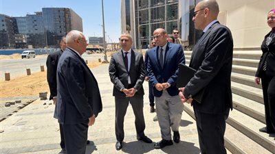 رئيس البنك الزراعي يتفقد الأعمال النهائية بمقر البنك بالعاصمة الإدارية تمهيدا لافتتاحه قريبا