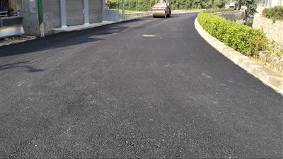 محافظ الجيزة: الانتهاء من رصف وتطوير طريق بهرمس بمنشأة القناطر بطول 2.5 كم