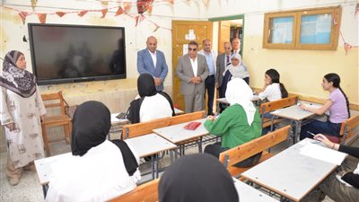 محافظ الدقهلية يتفقد لجان امتحانات الإعدادية والفنية ويؤكد دعم الطلاب ذوي القدرات الخاصة