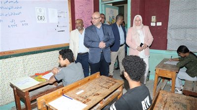 محافظ بني سويف يتفقد انطلاق امتحانات الشهادة الإعدادية داخل لجان منقريش وبني سويف الجديدة