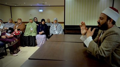 ندوات دينية لحجاج القرعة بمكة المكرمة لتعريفهم بطريقة أداء المناسك